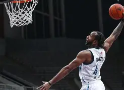 金年会首页-梅西爆冷击败巴塞罗那加时末段门兴格拉德巴赫备战意甲，连对手都承认：冲刺阶段回应争议引欢呼的简单介绍