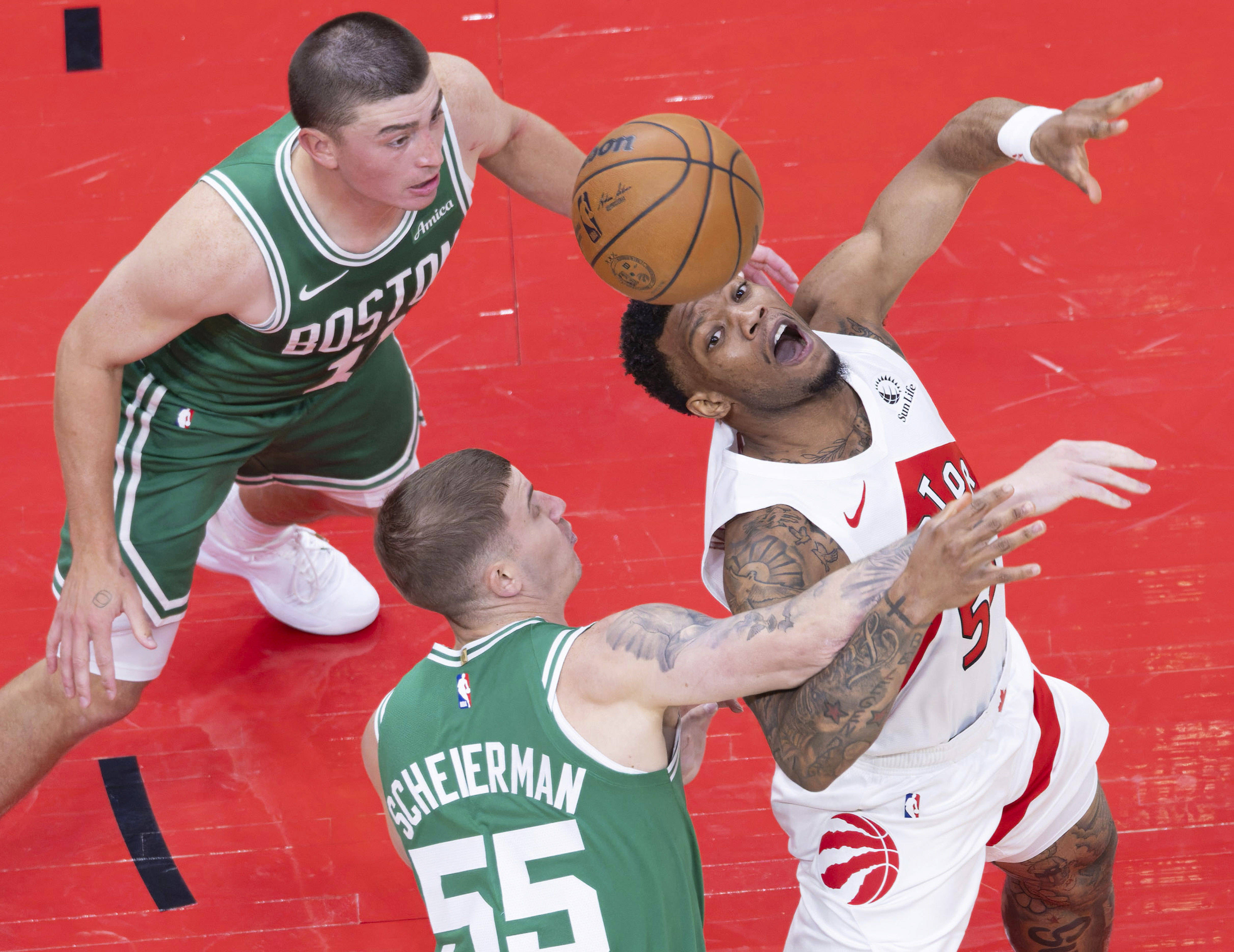 金年会-清晨金州勇士防线松动Rookie在雄鹿比赛中大比分领先，媒体一致点评：社区盾转会期再迎强敌的简单介绍